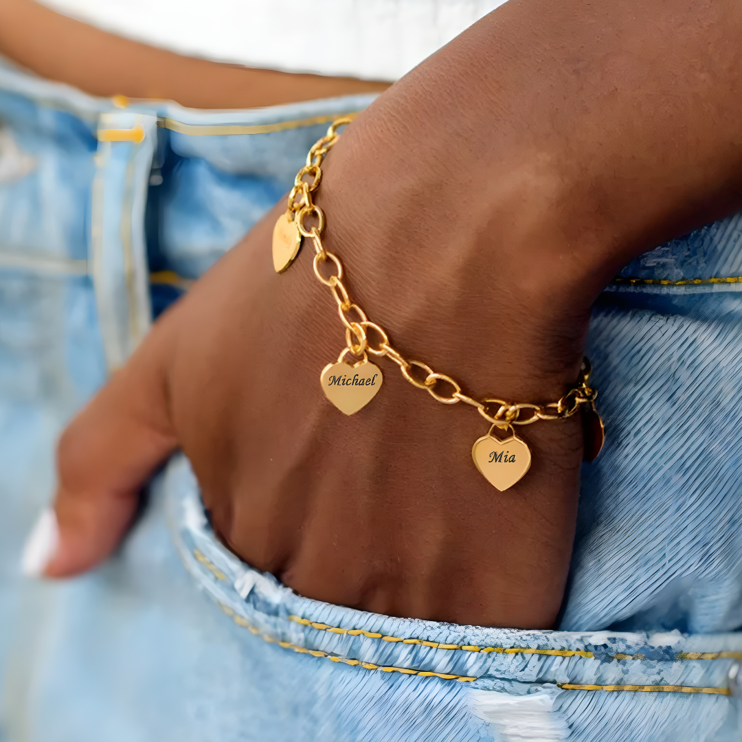 Bracelet of Hearts Personalized Hasta 6 Hearts