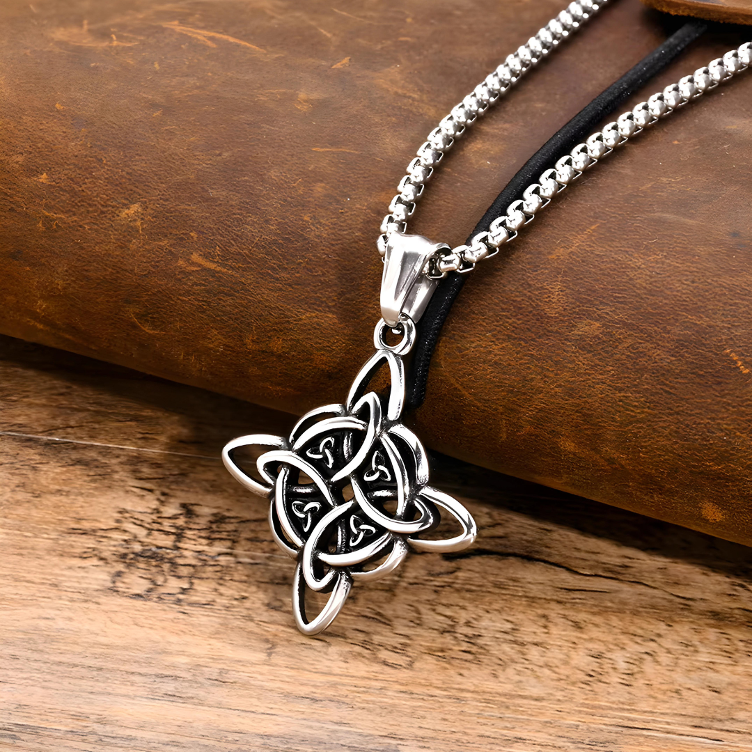 Necklace Knot Celta