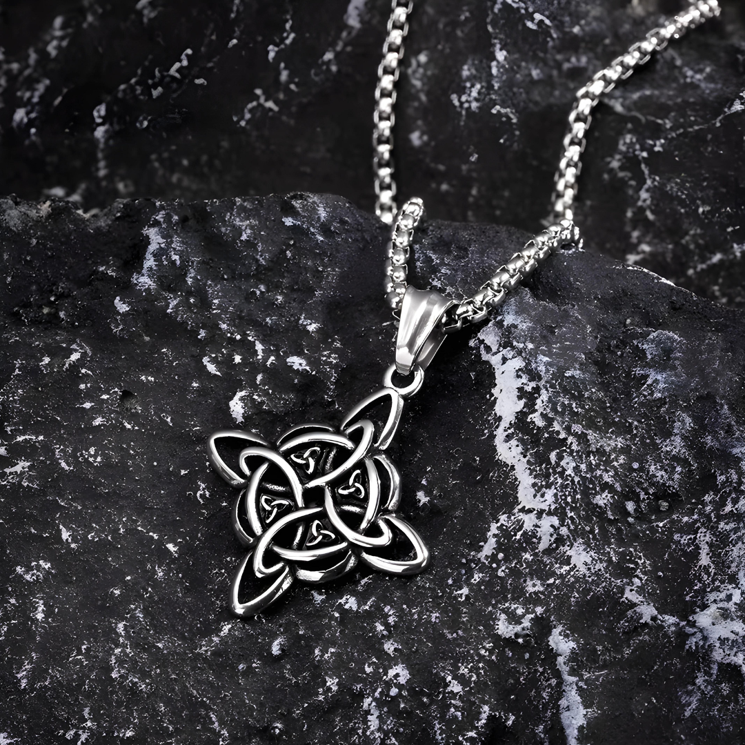 Necklace Knot Celta