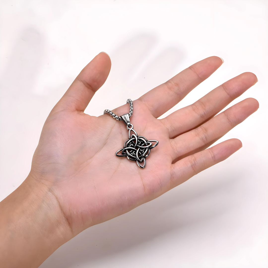 Necklace Knot Celta