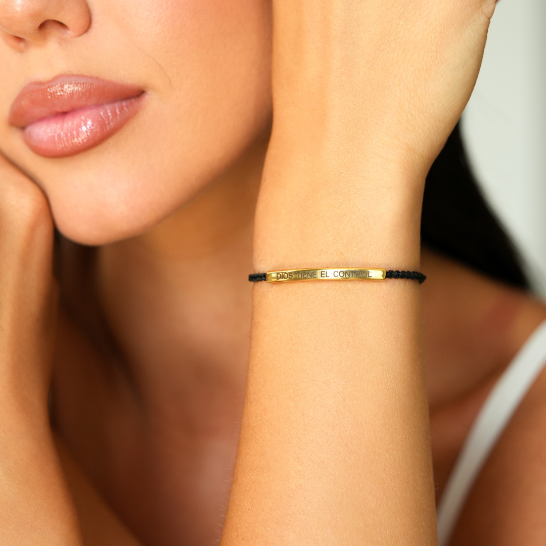Bracelet Protectora Dios Tiene The Control