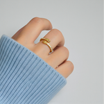 Ring Hug Infinity